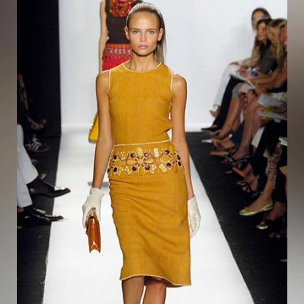 ○$4,000 OSCAR DE LA RENTA BEAD EMBROID RUNWAY DRESS 4